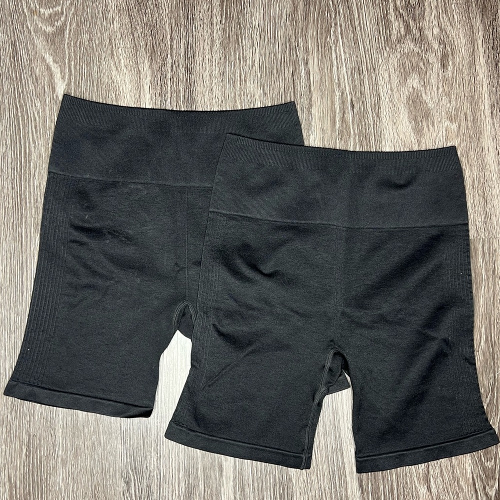 Fabletics Seamless Bike Shorts - 2 Pairs